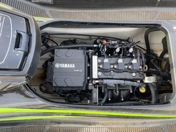 Used 2020 Yamaha Waverunner VX Deluxe - Image 5